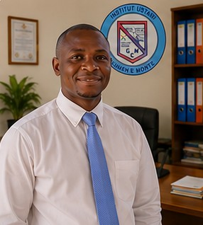 Professeur(e) du secondaire - photo à venir